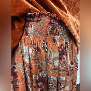 Natural Life size L floral skirt.